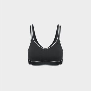 Aritzia Tiebreak Sports Bra with White Piping